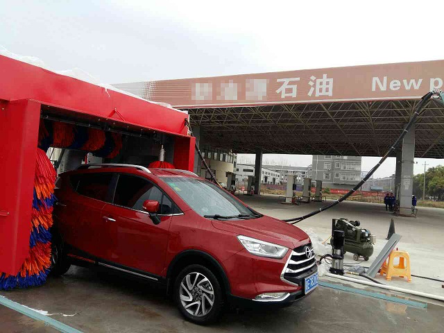 加油站洗車(chē)